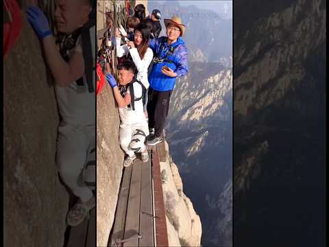 Mountain Climbing Gone Wrong #shorts Mount Huangshan #ytshorts